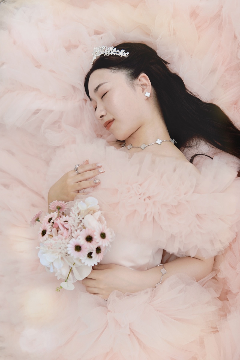 ふわもこドレスでソロウェディング