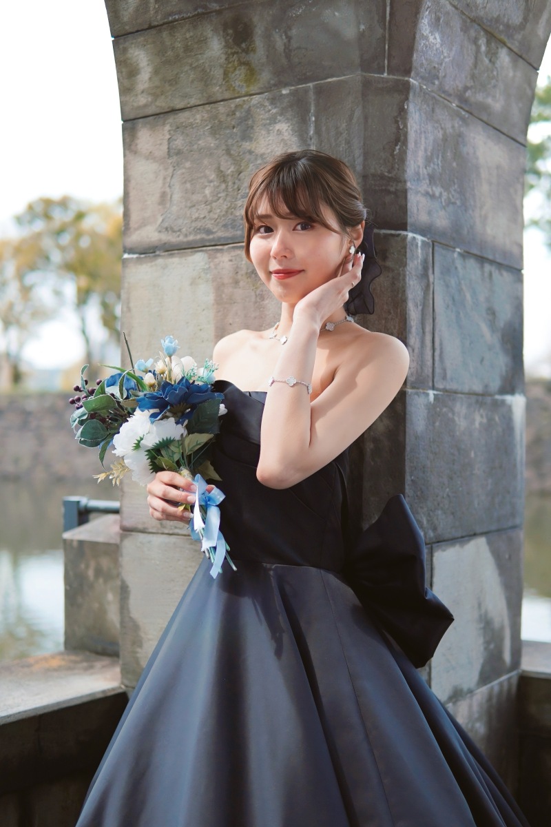 ホワイトゴールドのアルハンブラを合わせて