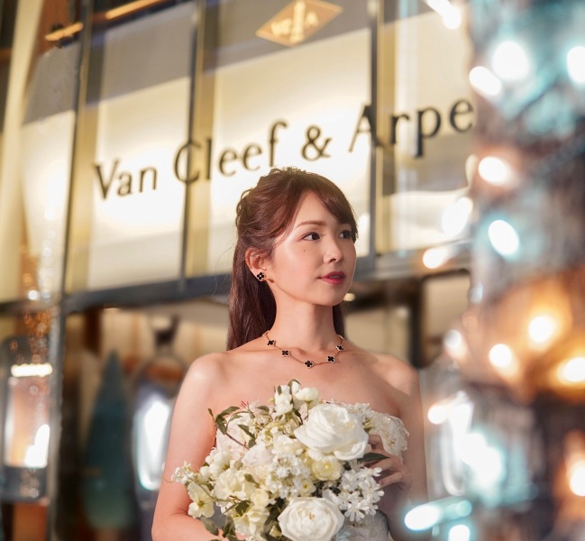 Van Cleef&Arpelsブティック前