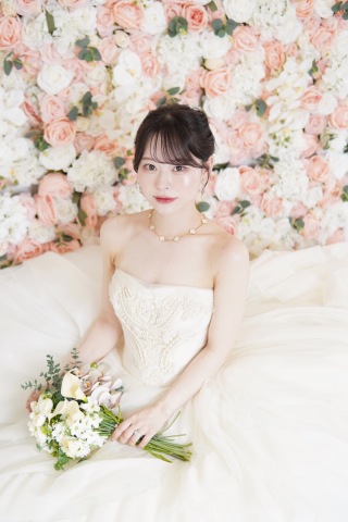 <ドレス２着>天候に左右されない　３０カット自社スタジオプラン♡ウェルカムボード＋全明るさ&美肌レタッチ付き