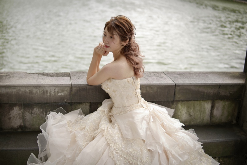 ヴァンクリーフのジュエリーをつけて丸の内ロケーション・全データ120カット+レタッチデータ30カット ヘアメイク込み