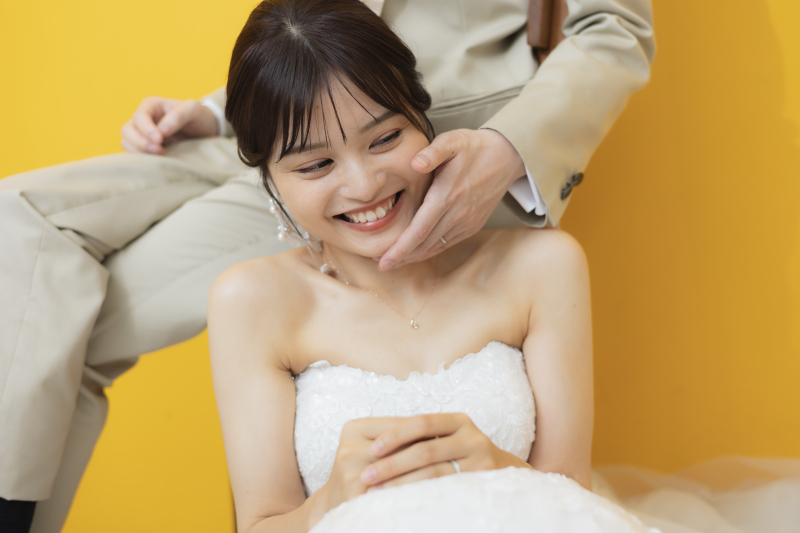 シンプルな背景で