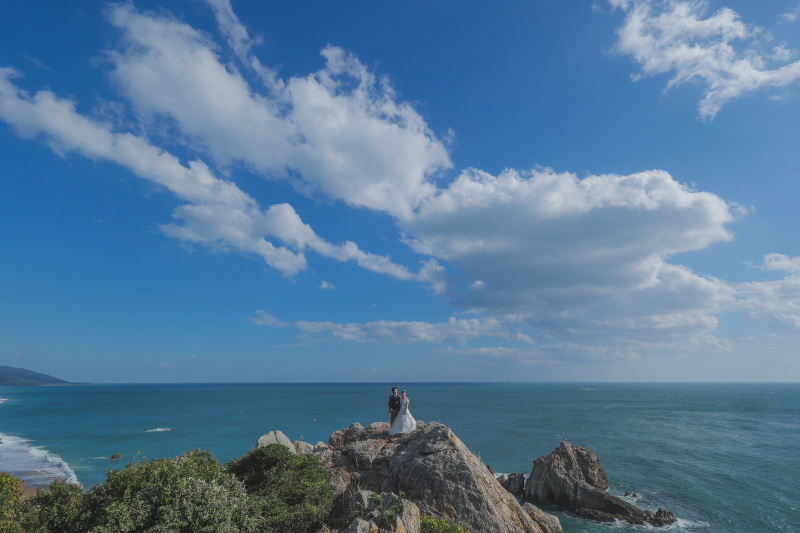 カフェと海で！
