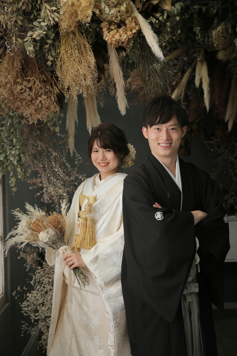 背景暗い感じで