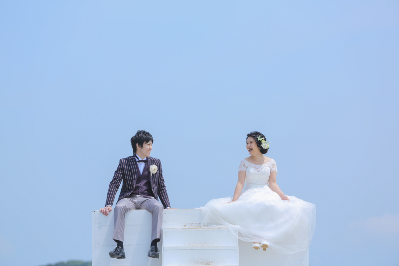 青空に浮かぶオブジェと☆