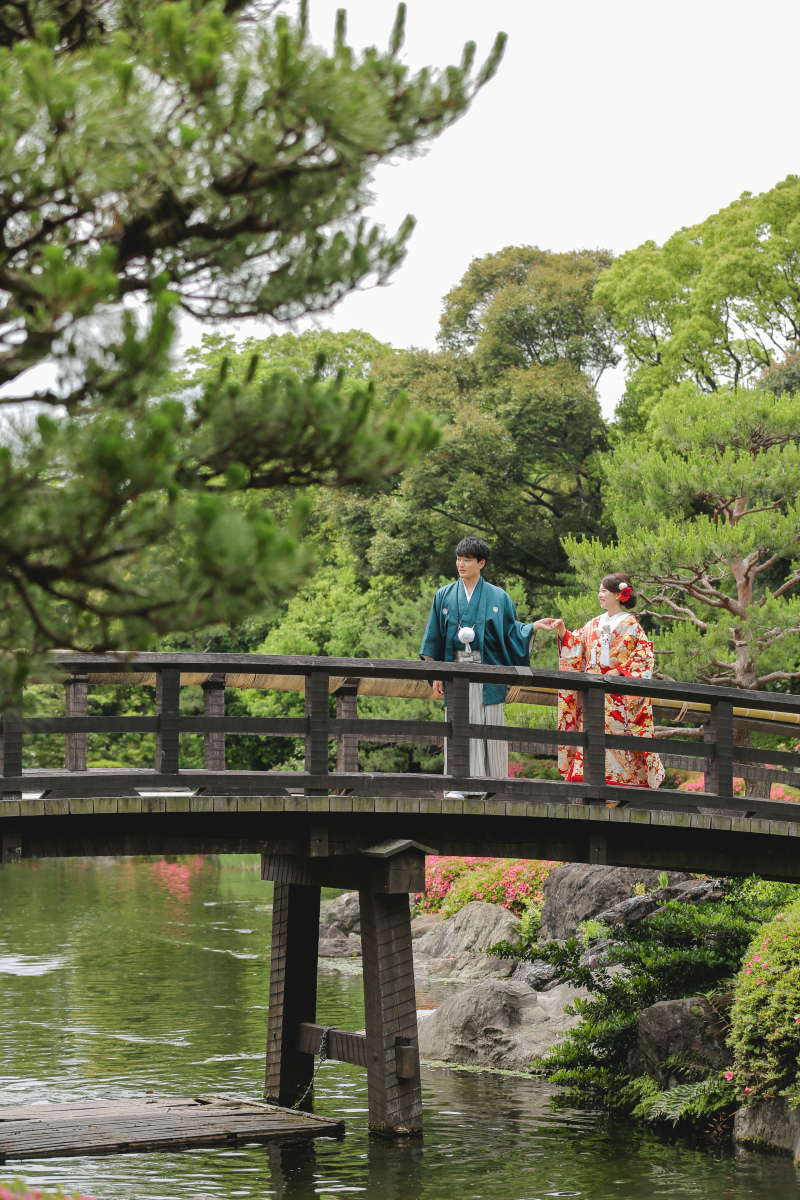 橋の上を歩いて