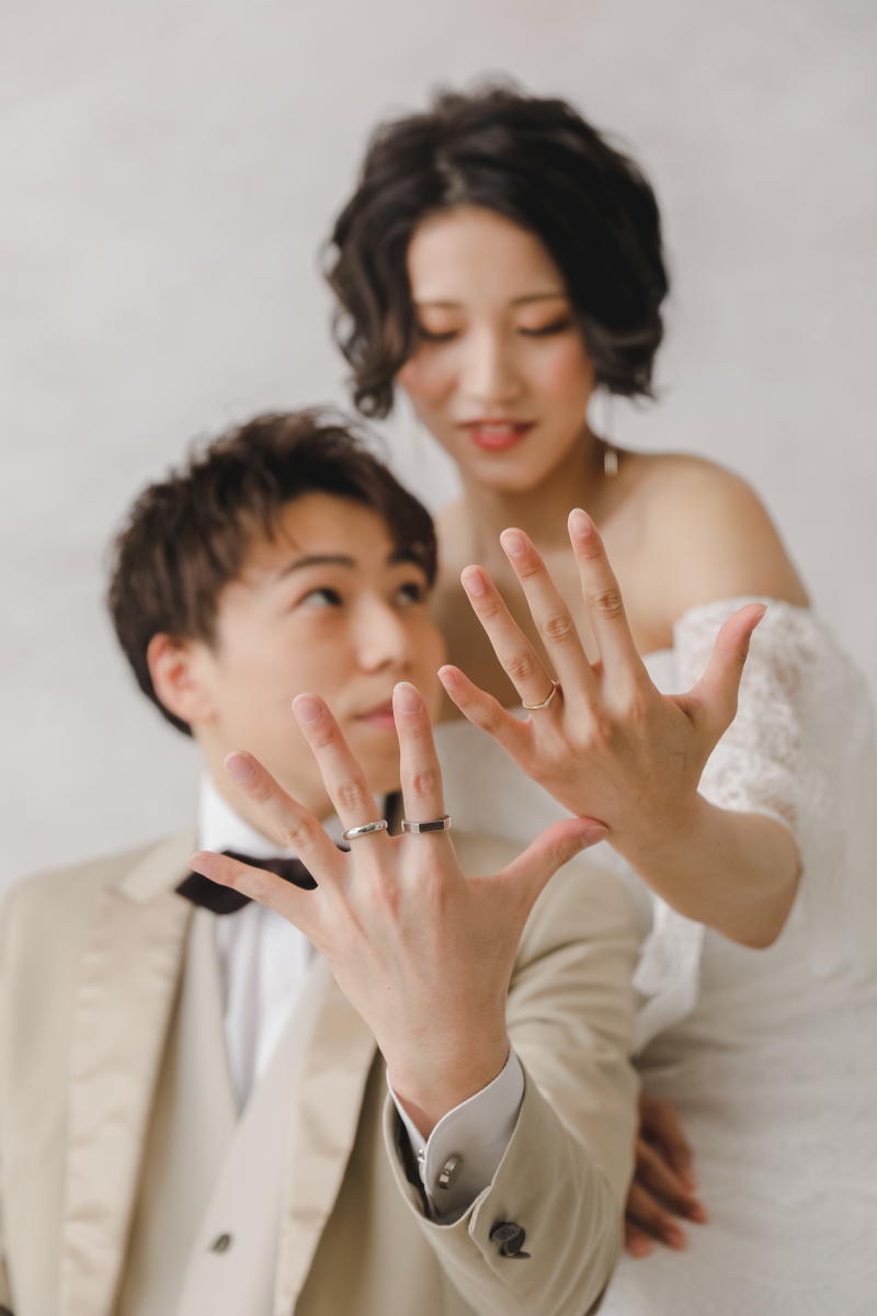 指輪の見せ方もこだわって