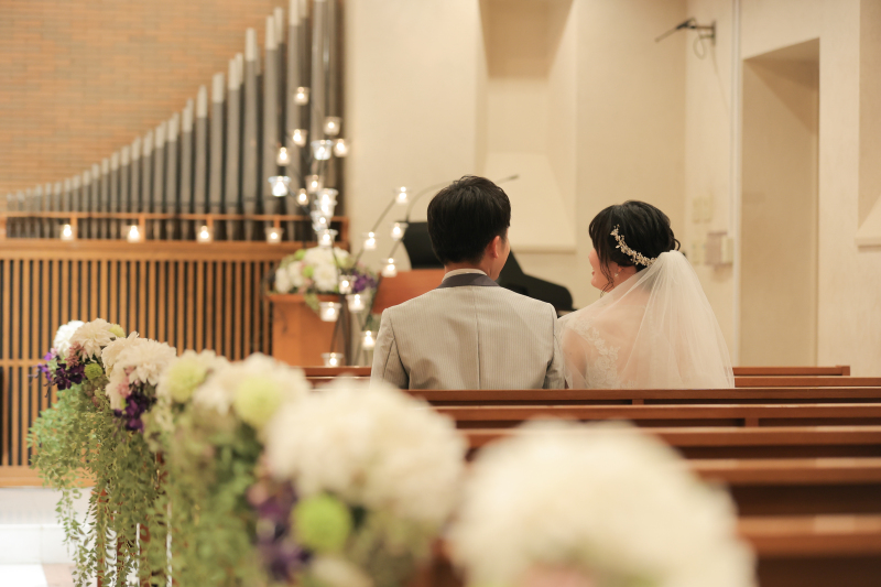 お二人を背後から