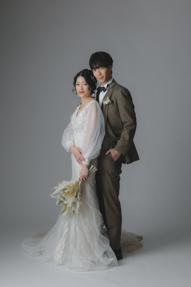 背景紙の色味をグレーに