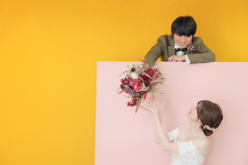 お花を差し伸べて