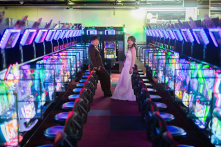 レトロな街並みで（パチンコ屋さんでも撮ってます）