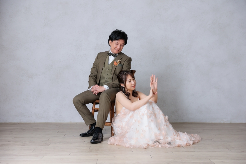 シンプルな背景で