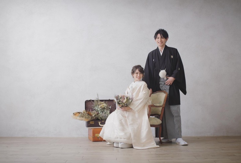 シンプルな背景で