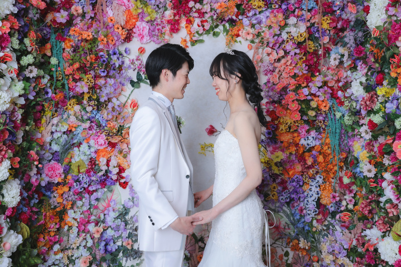 2人で手を取り合って