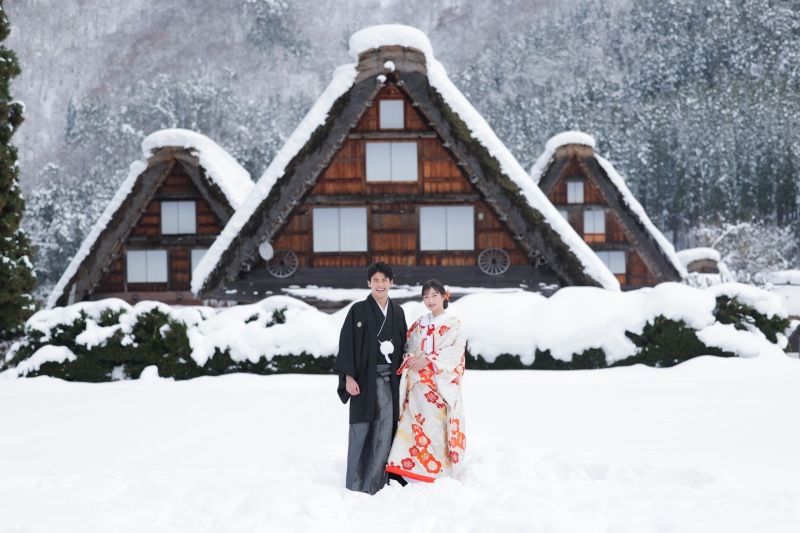 雪景色の白川郷