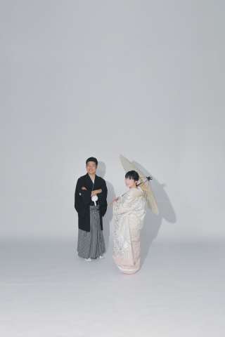 シンプルなスタジオで