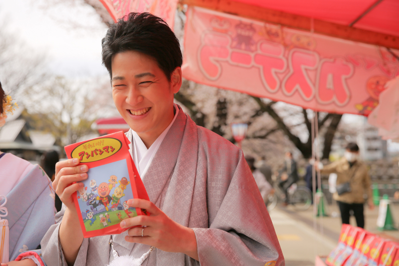 屋台が気になるおふたり!