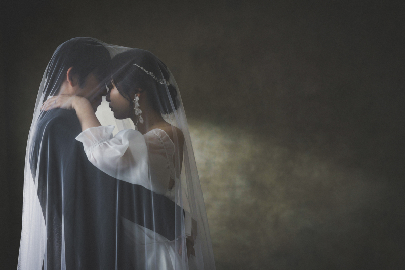 ヴェールに包まれて