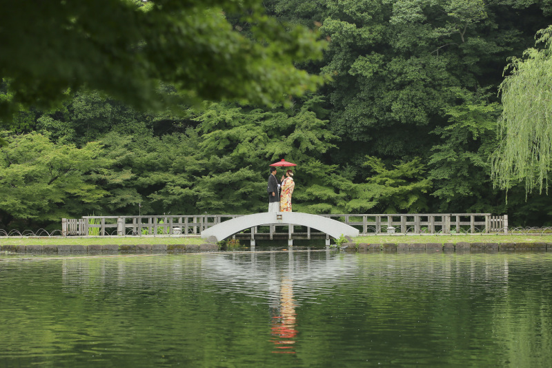 赤い傘が目立って◎