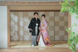 ナチュラルな色合いの和装スタジオ