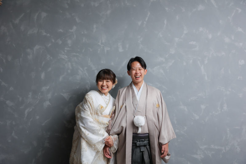 シンプルな背景で