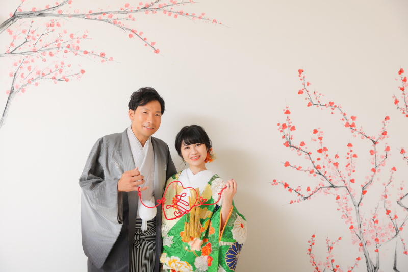 お二人手作りのお小物と一緒に、屋内庭園スタジオ撮影！