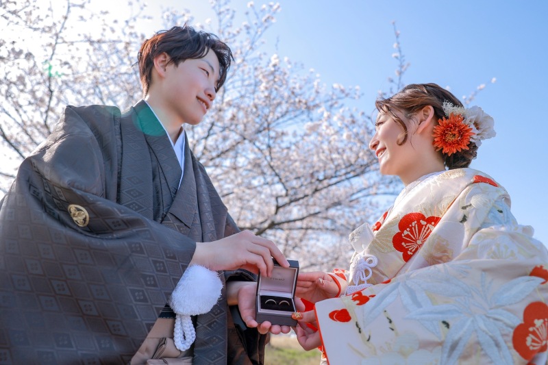 指輪のケースを