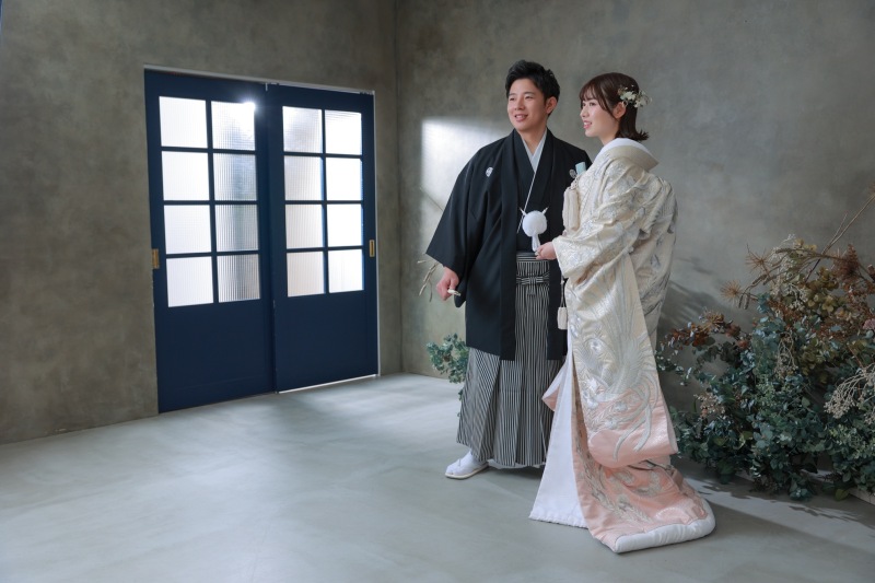 グレーの背景で大人っぽく