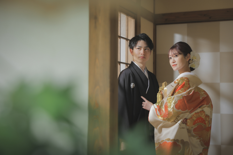 窓際のおふたり