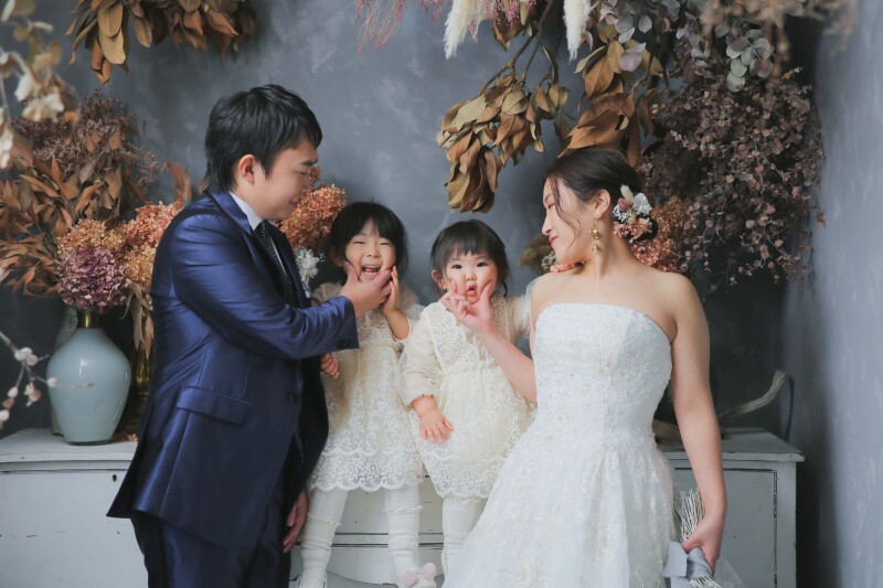 ほっぺたをギュッと