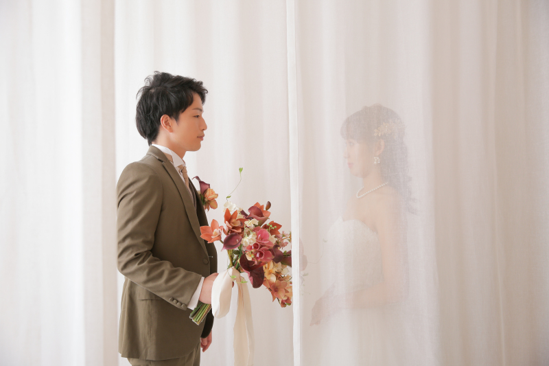 カーテン越しに、、