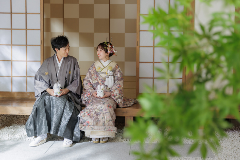 縁側での寄り添い。