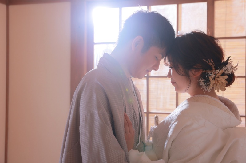 おでこを寄せて