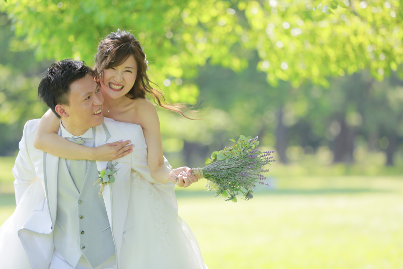 おんぶのショット。