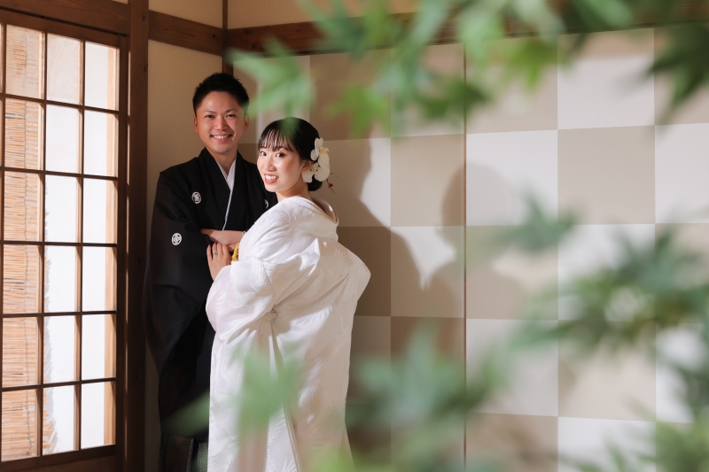 優しく手を添えて・・・