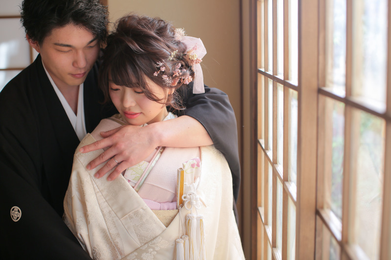 後ろからハグ。