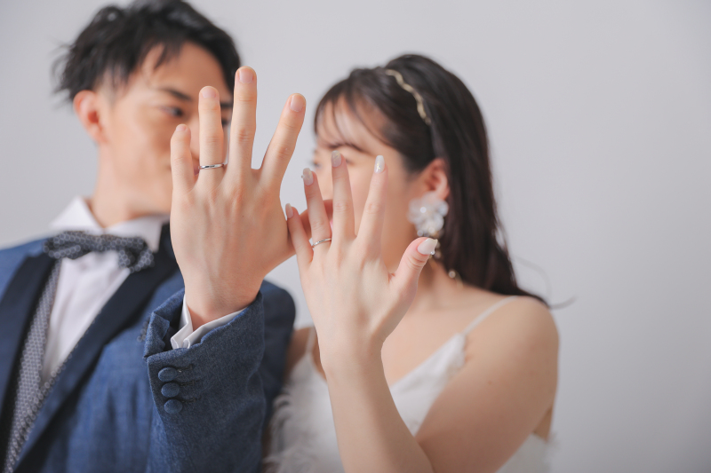 指輪もうつして。