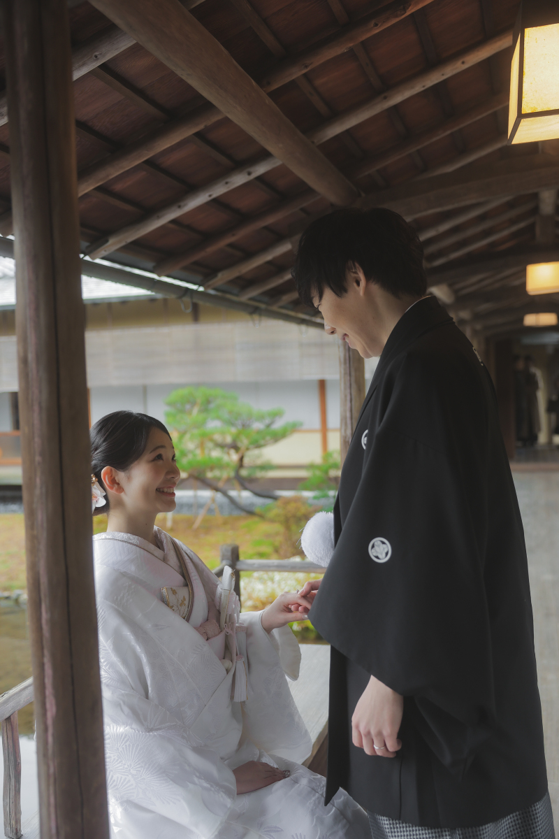 優しくエスコート