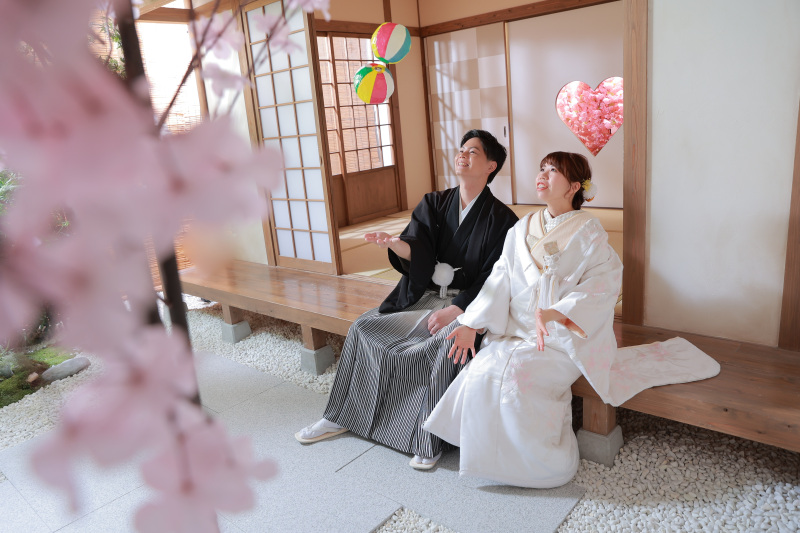 持ってきた紙風船と