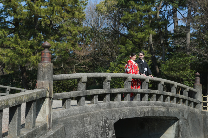 橋の奥行きを使って