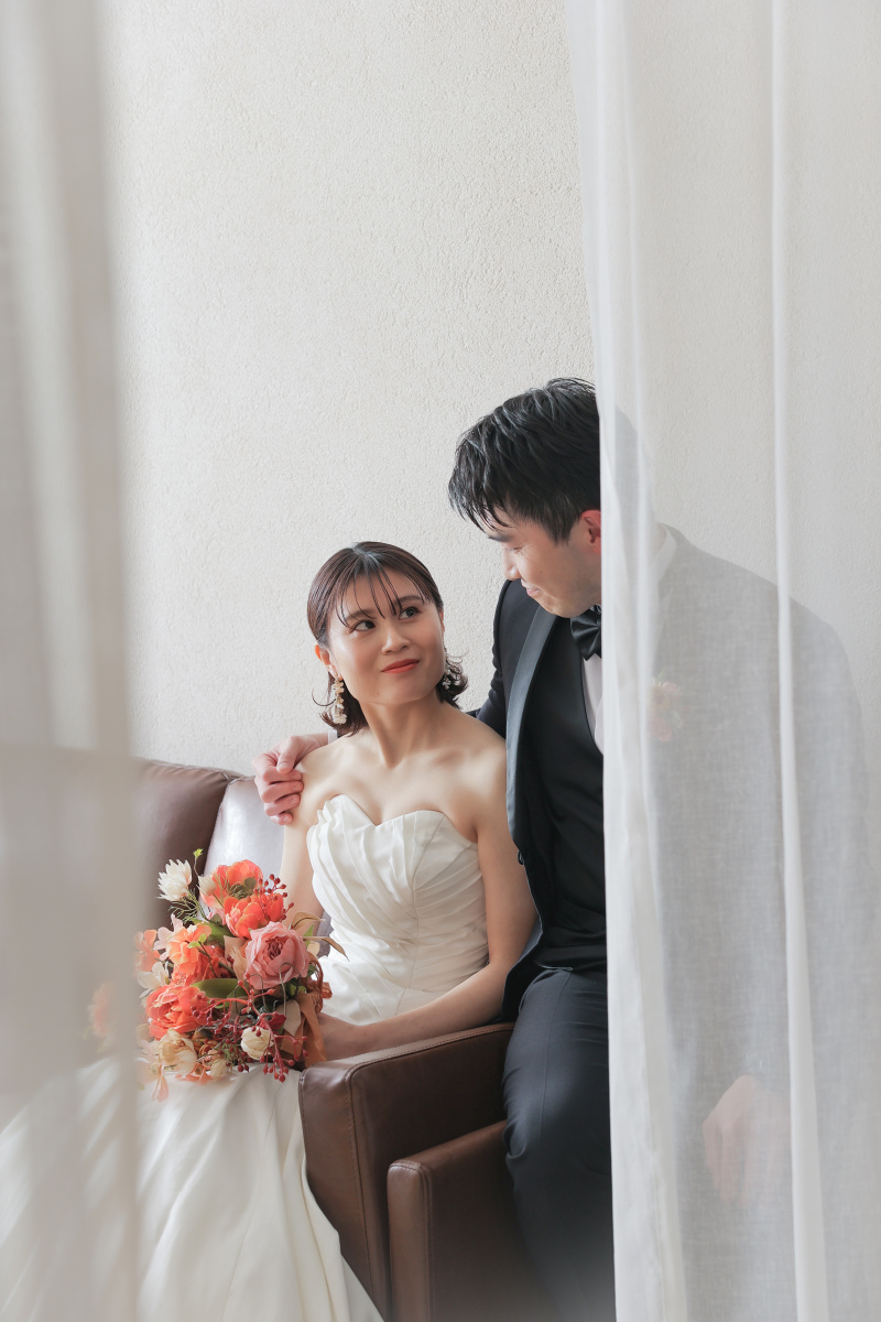 カーテン越しに