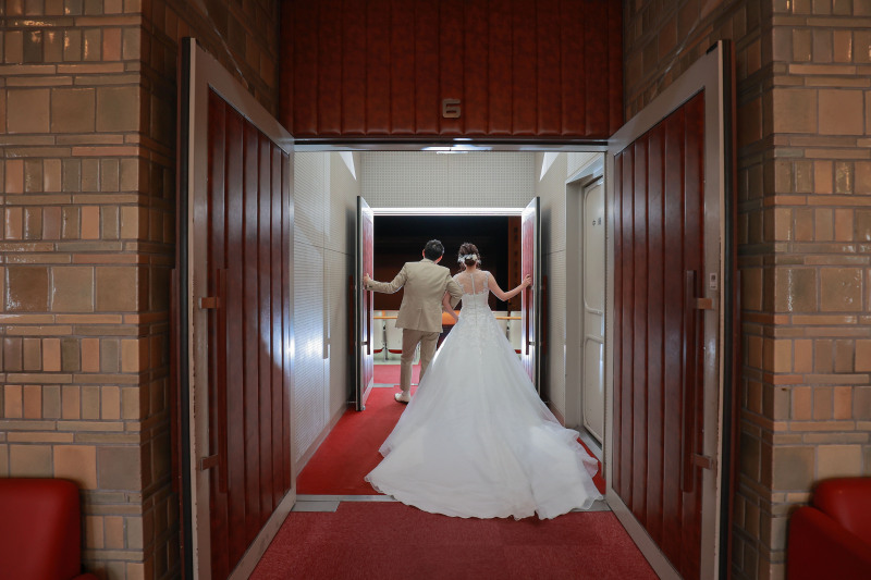 六番の入り口から