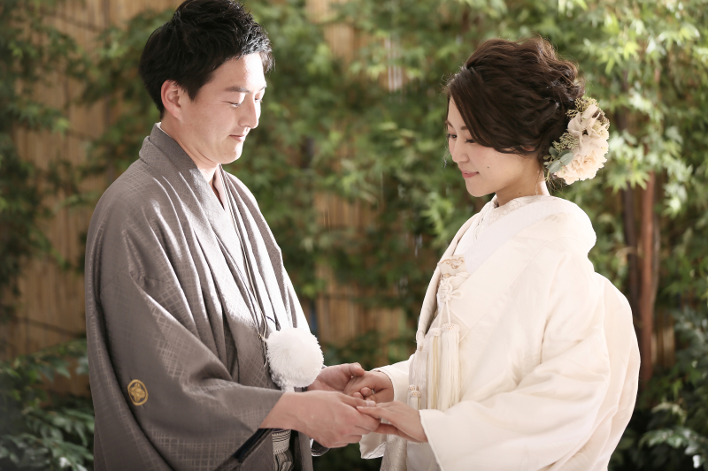 手を取り合って・・・