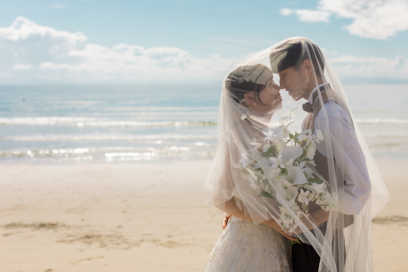 ベールに包まれて