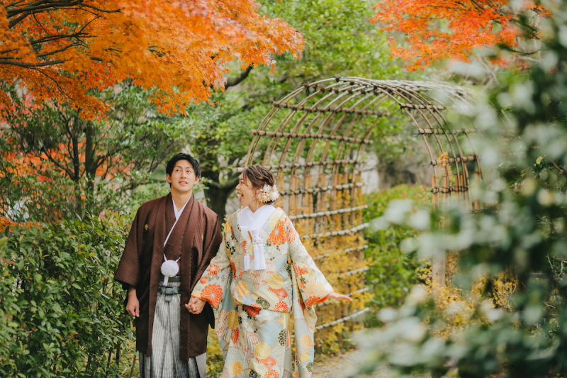 手の仕草がかわいいっ