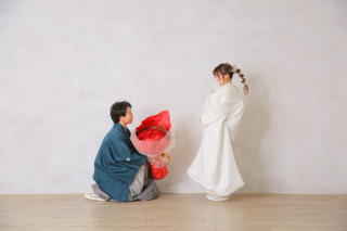 シンプルにお二人らしさを詰め込んで...！