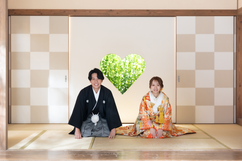 猪目窓で正座ショット