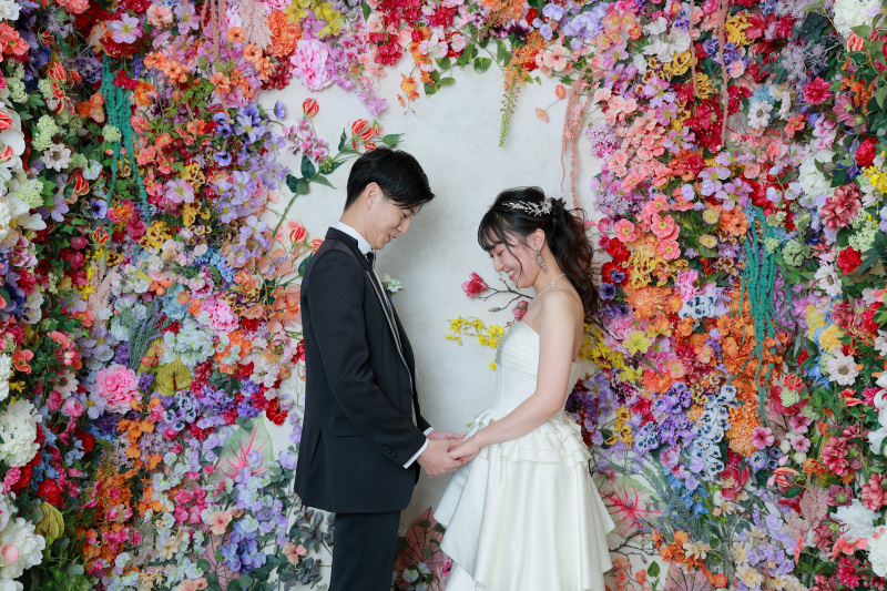 カラフルな背景で