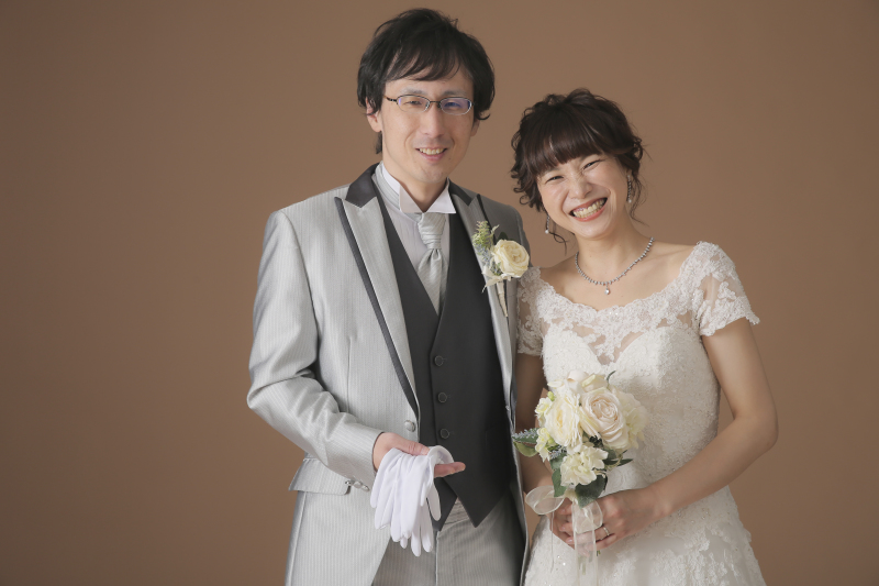 シンプルな背景紙のスタジオでもオシャレに。