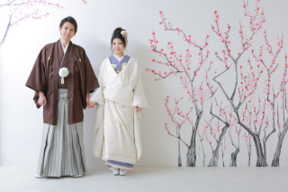 爽やかな白無垢で和庭園